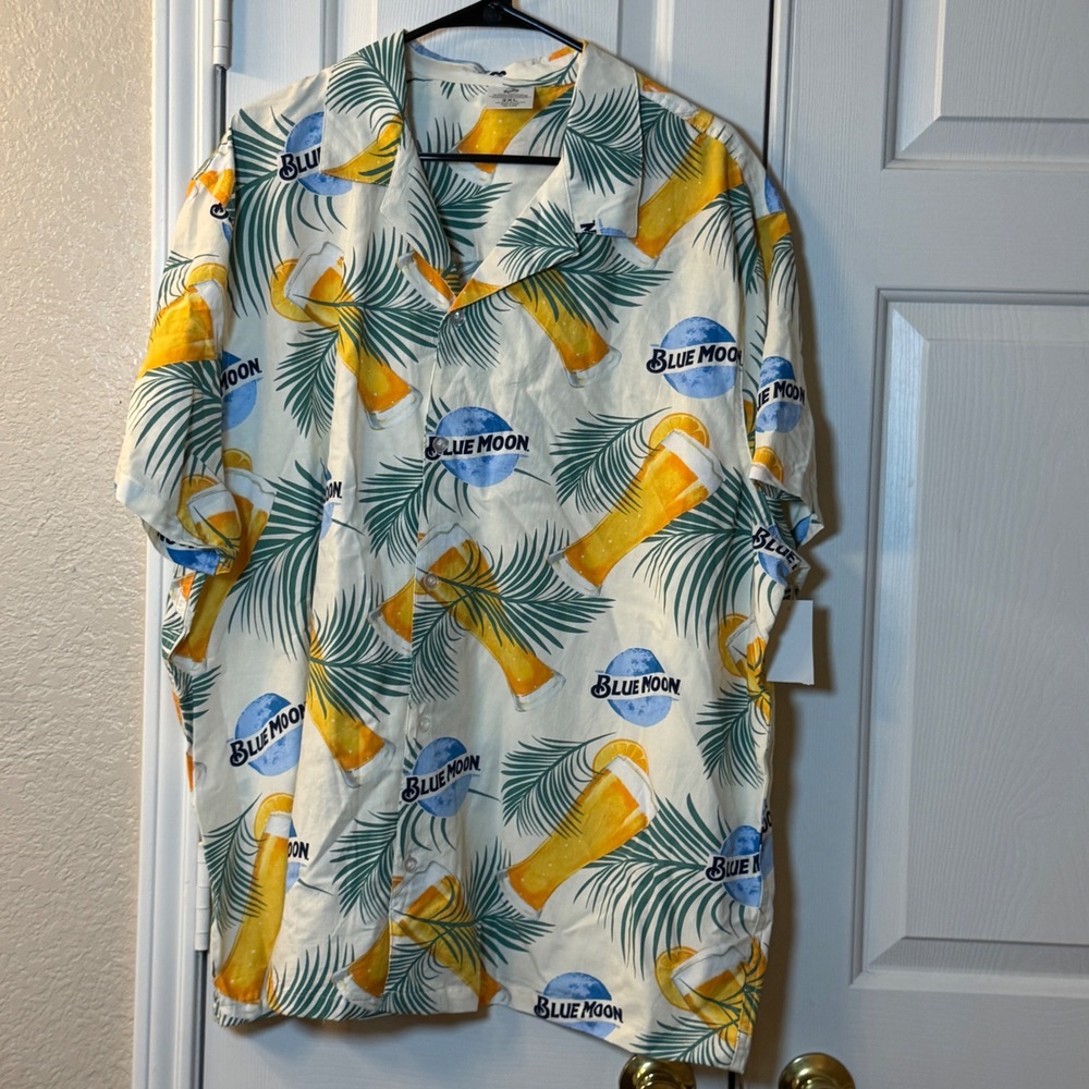 Blue Moon Men's 2XL Tropical Beer Graphic Print Button Up Short Sleeve Shirt NEW